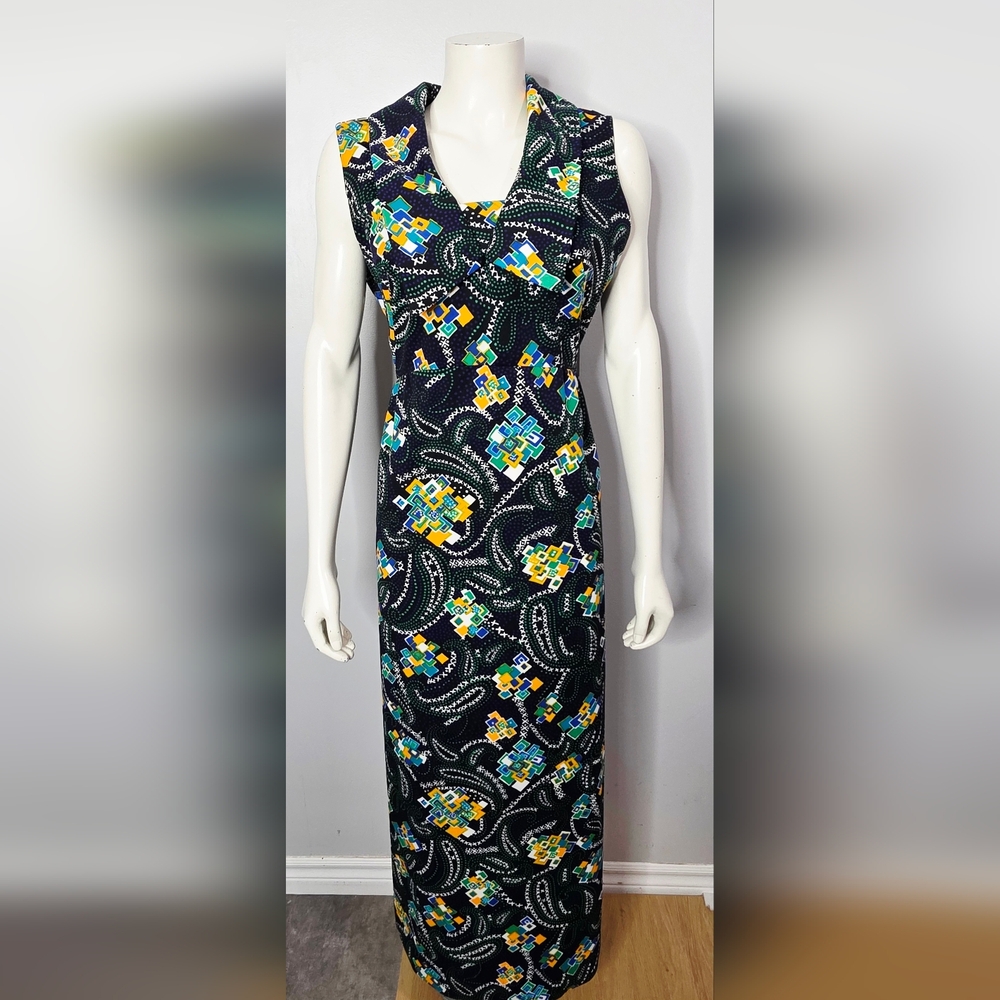 Vintage Geometric Print Maxi Dress